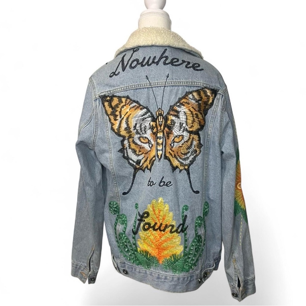 ZARA Man“Nowhere to be found” Tiger Butterfly Embroidered Denim Jacket RARE Sz S